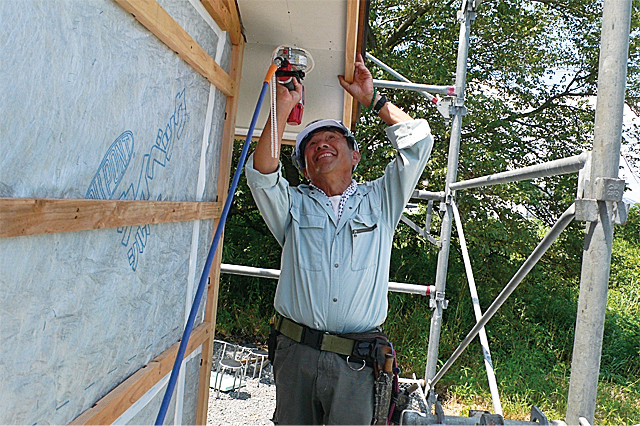 熊本地震被災地で仮設住宅を建設